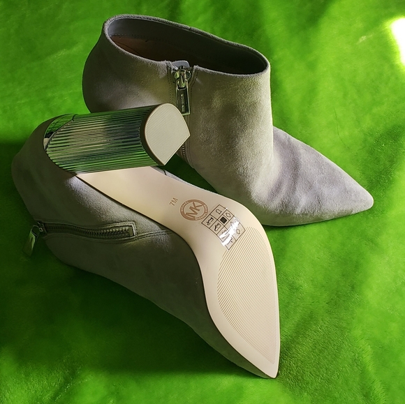 Booties for you - Picture 3 of 3